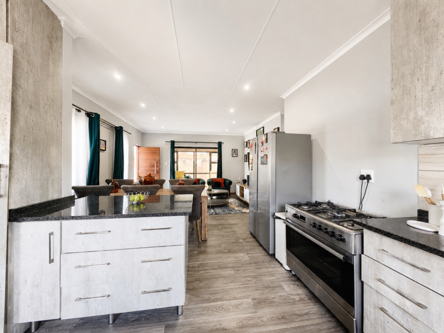 3 Bedroom Property for Sale in Waterkloof East North West